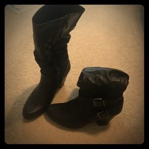 White mountain black boots